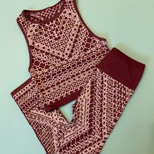 Fabletics lace pattern outfit leggings and top